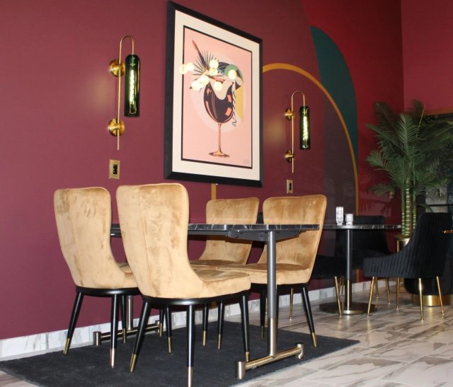 Zazarac&#039;s Bar &amp; Eatery