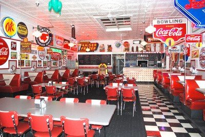 Mom&#039;s Diner &amp; Pizzeria