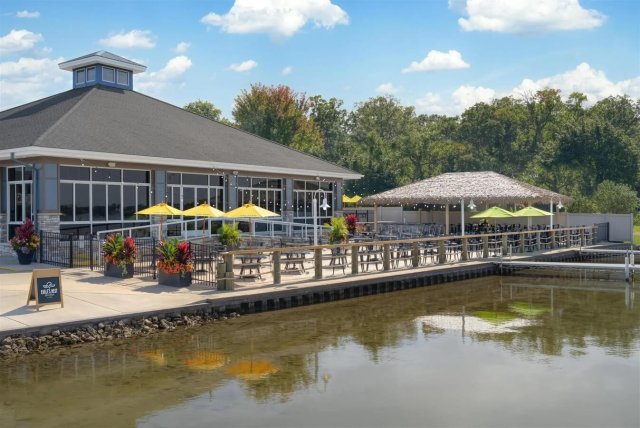 Eagle’s Nest Bar &amp; Grill