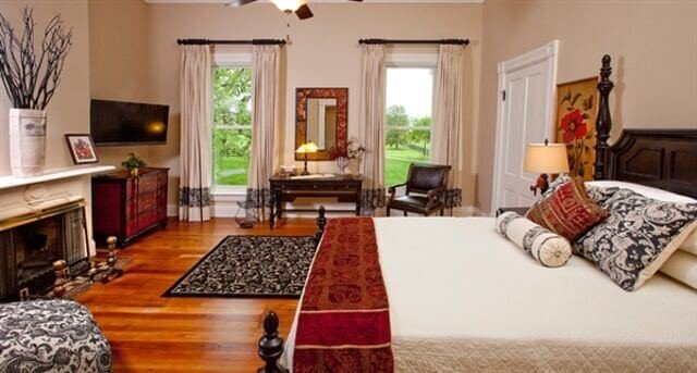 Riverside Inn Bed &amp; Breakfast