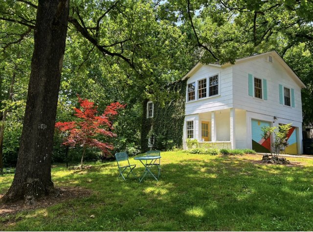 Groovy Getaway Loft - Downtown Fort Payne