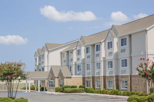 Microtel Inn &amp; Suites by Wyndham Albertville