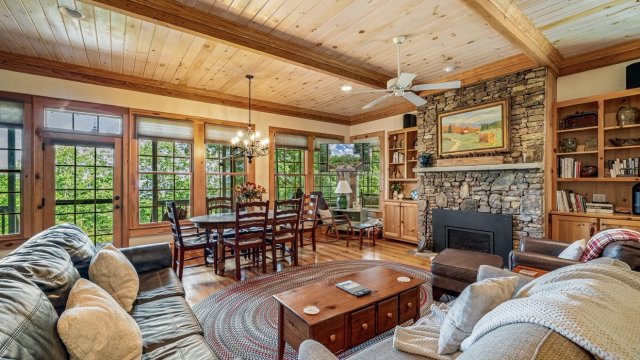 Canyon Hideaway Cottage near Little River Canyon