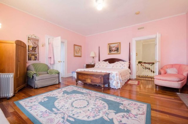 Six Acres Bed and Breakfast
