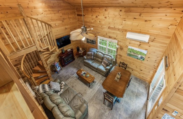 Peaceful Hideaway Treehouse at Haven of Hope