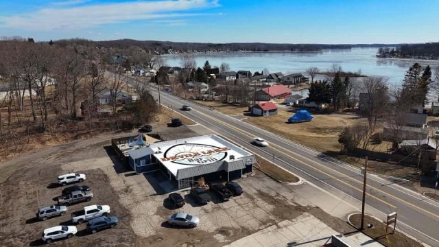 Devil&#039;s Lake Bar and Grill